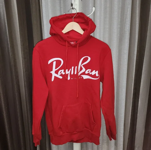 Red hoddie - Picture 2 of 3